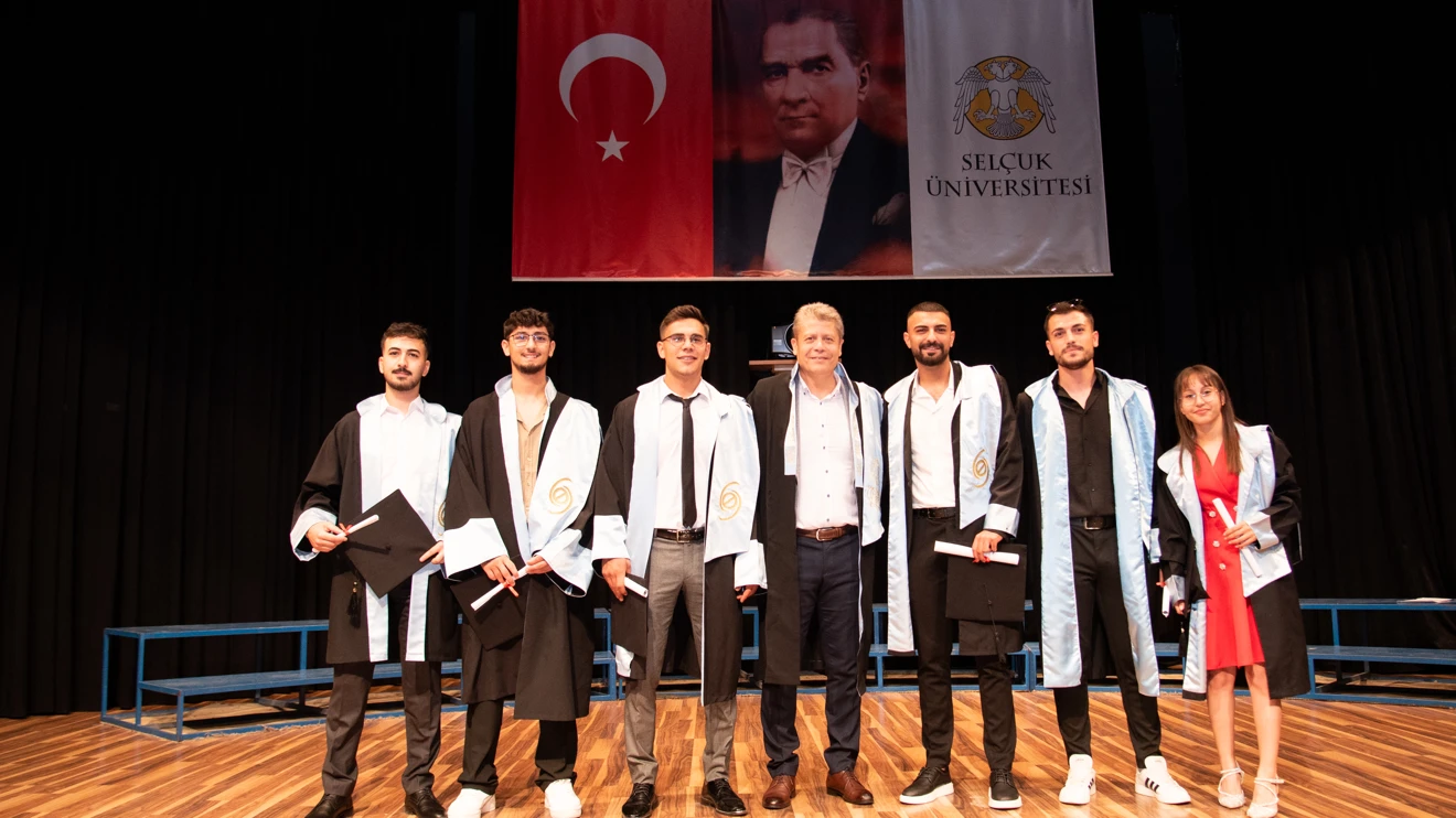 Spor Bilimleri Fakültesinde mezuniyet heyecanı